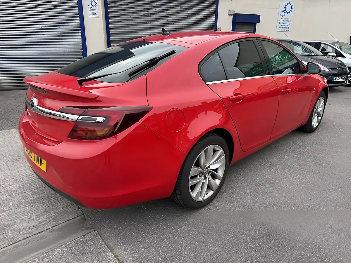 Used 2015 Vauxhall Insignia Sri Nav Targa Red - Interior and Exterior details 8