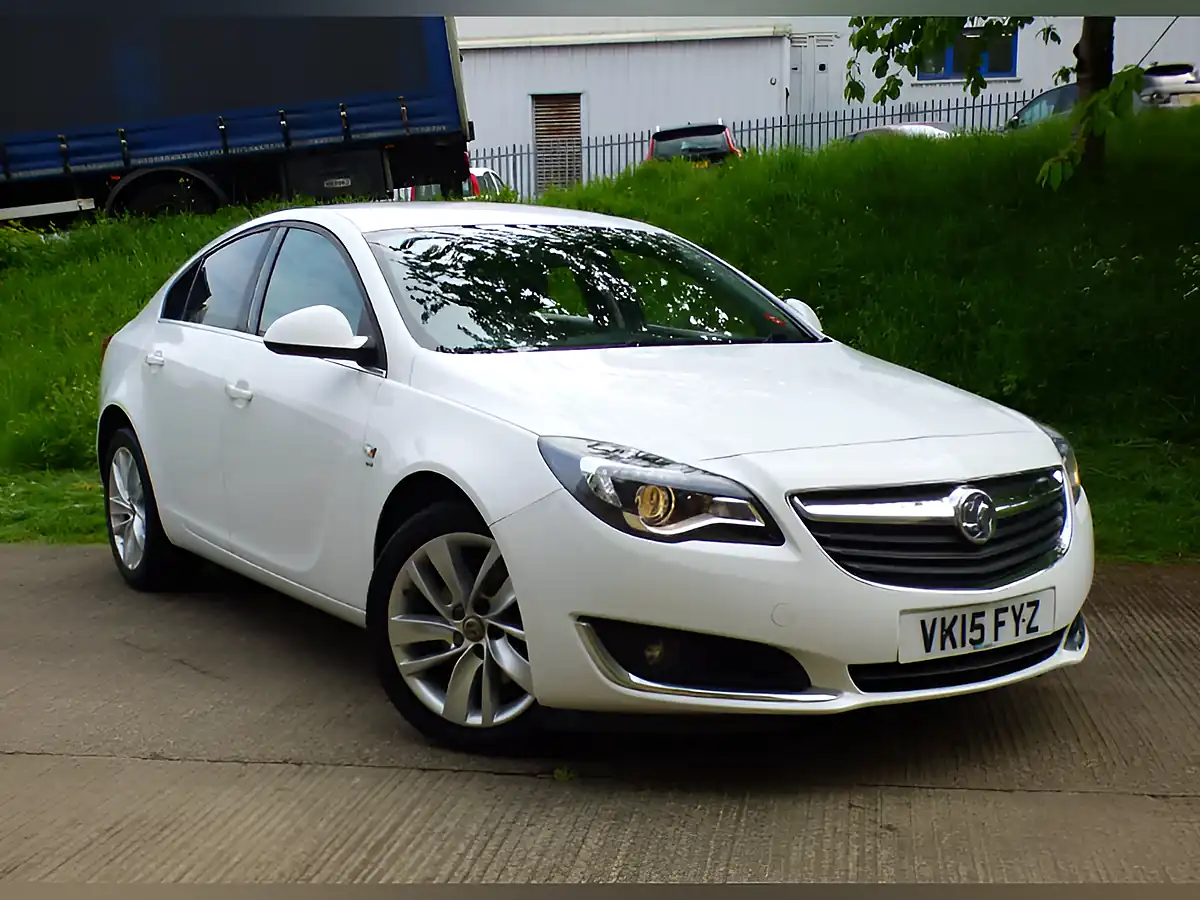 Used 2015 Vauxhall Insignia Sri Nav White - Front View
