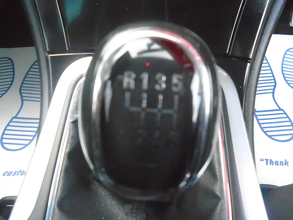 Used 2015 Vauxhall Insignia Sri Red - Interior and Exterior details 10