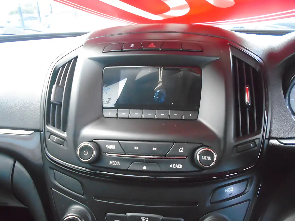 Used 2015 Vauxhall Insignia Sri Red - Interior and Exterior details 12