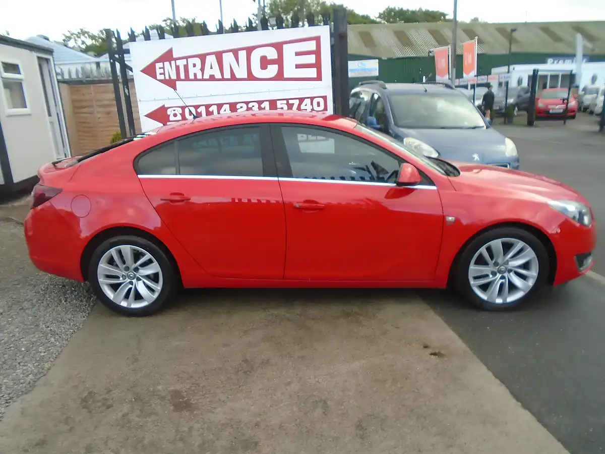 Used 2015 Vauxhall Insignia Sri Red - Interior and Exterior details 16