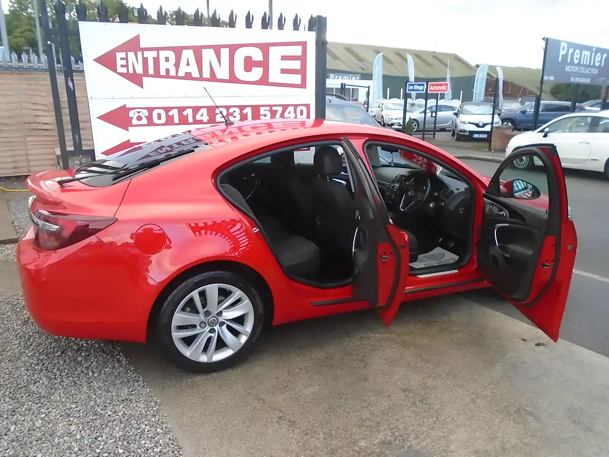 Used 2015 Vauxhall Insignia Sri Red - Interior and Exterior details 5