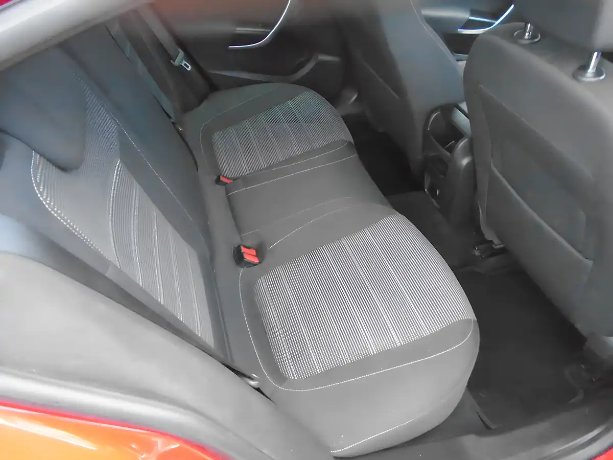 Used 2015 Vauxhall Insignia Sri Red - Interior and Exterior details 6