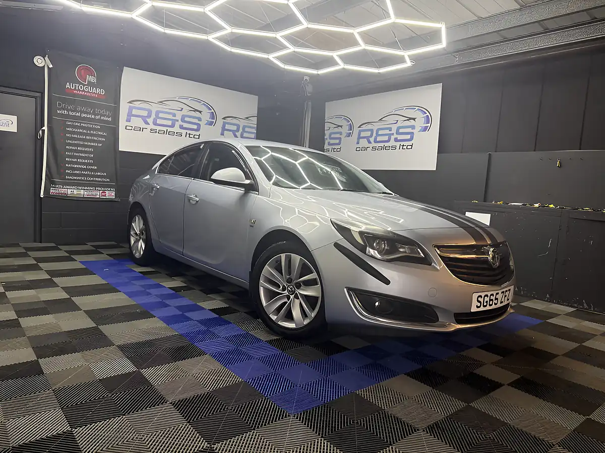 Used 2015 Vauxhall Insignia Sri Silver - Front View