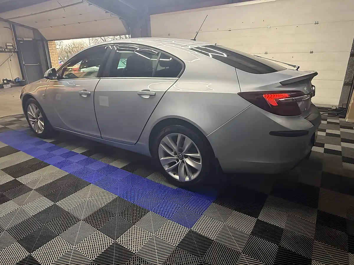 Used 2015 Vauxhall Insignia Sri Silver - Interior and Exterior details 10