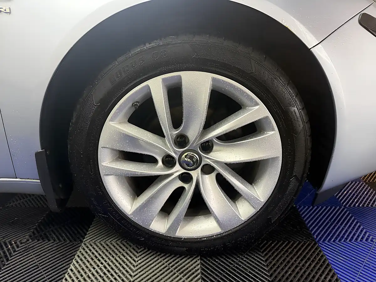Used 2015 Vauxhall Insignia Sri Silver - Interior and Exterior details 11