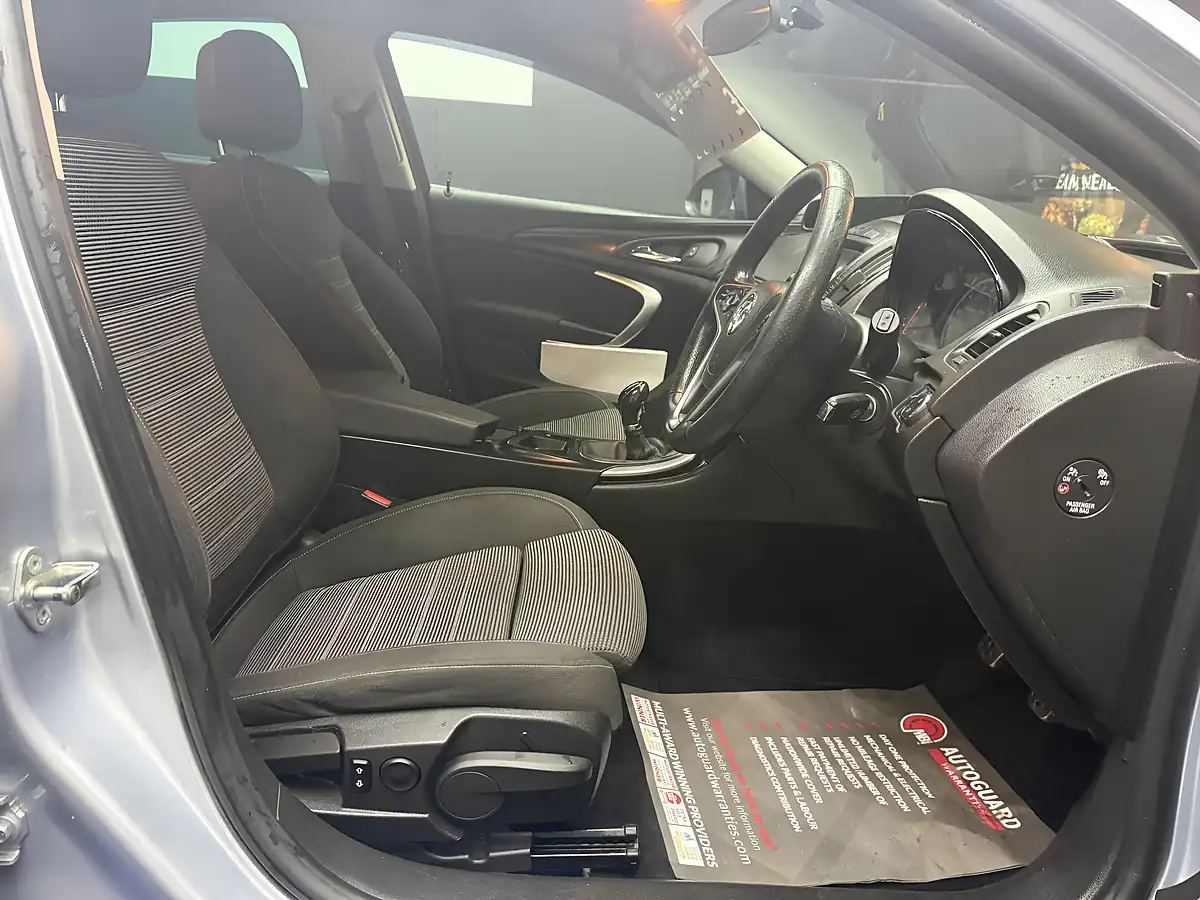 Used 2015 Vauxhall Insignia Sri Silver - Interior and Exterior details 13