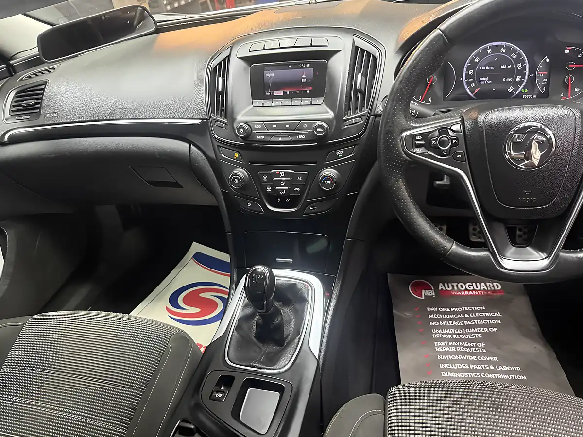 Used 2015 Vauxhall Insignia Sri Silver - Interior and Exterior details 15