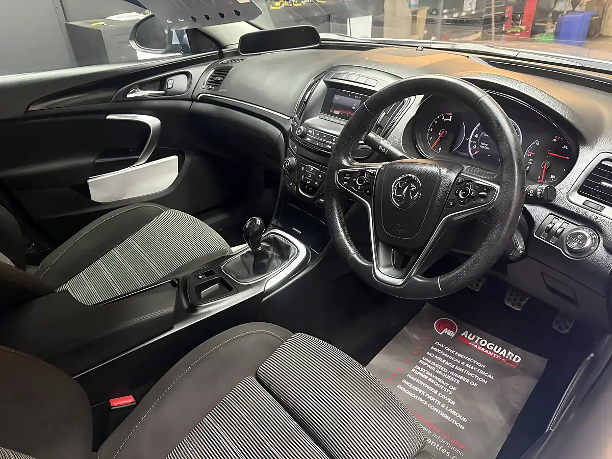 Used 2015 Vauxhall Insignia Sri Silver - Interior and Exterior details 17