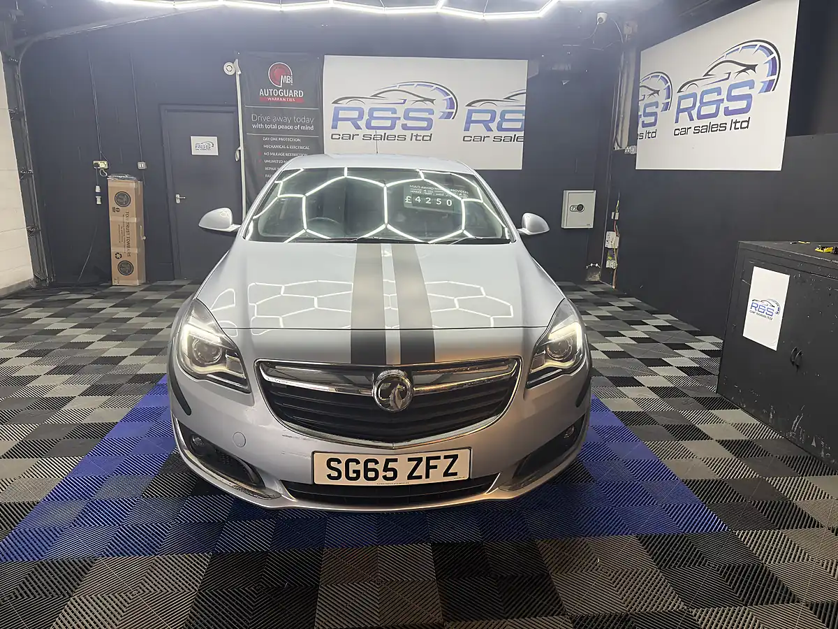 Used 2015 Vauxhall Insignia Sri Silver - Interior and Exterior details 4