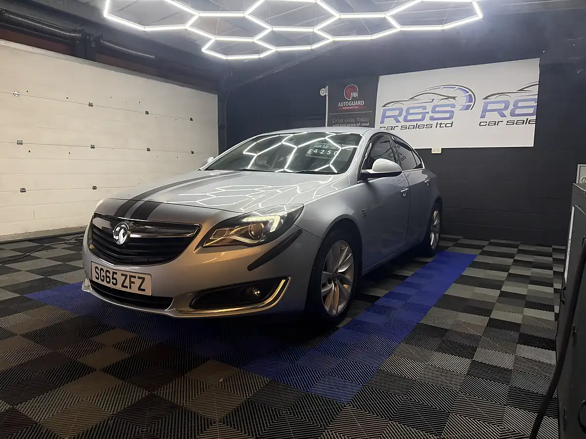 Used 2015 Vauxhall Insignia Sri Silver - Interior and Exterior details 5