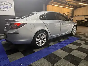 Used 2015 Vauxhall Insignia Sri Silver - Interior and Exterior details 7