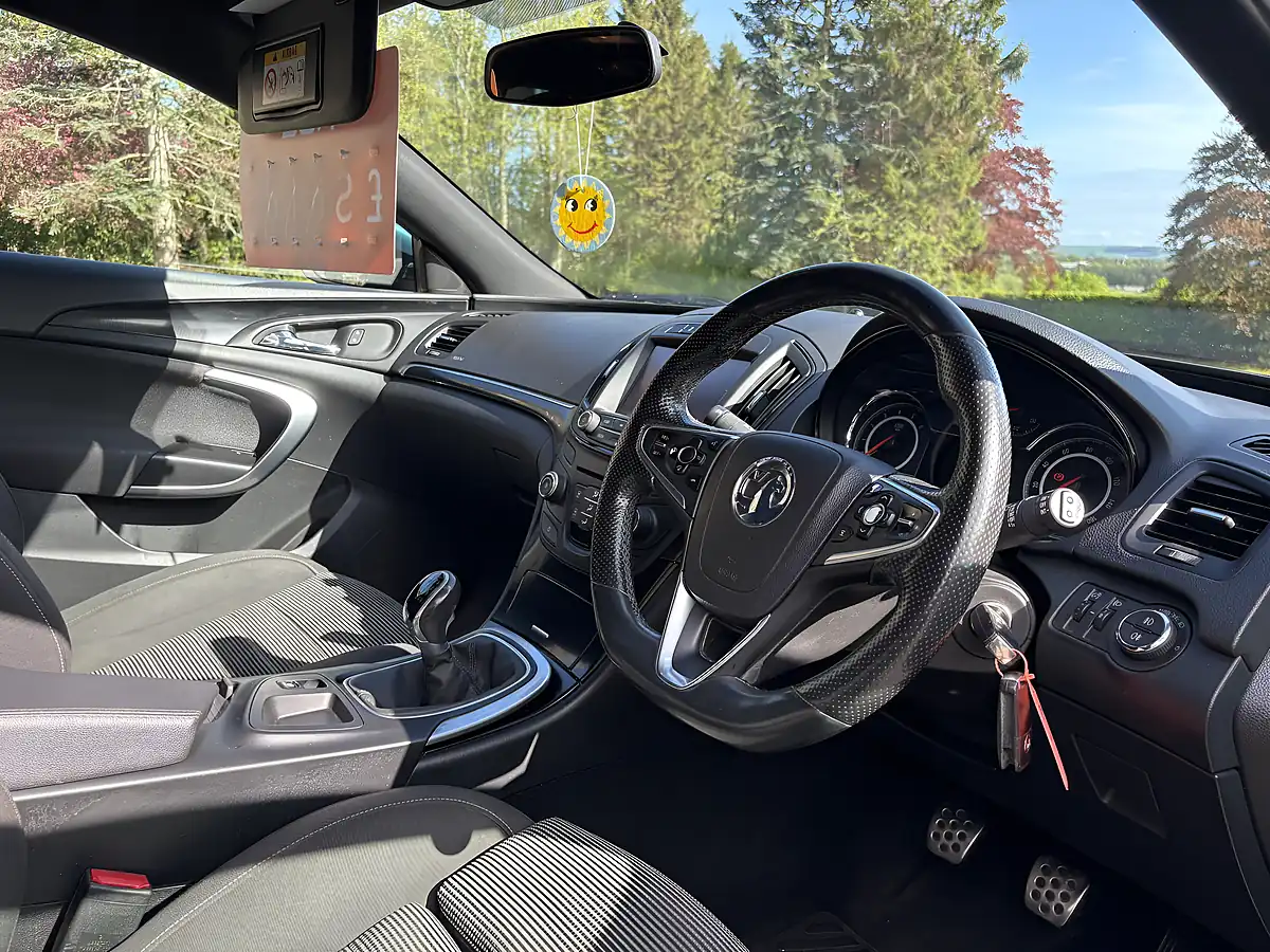 Used 2015 Vauxhall Insignia Sri-Vx Line Emerald Green - Interior and Exterior details 13