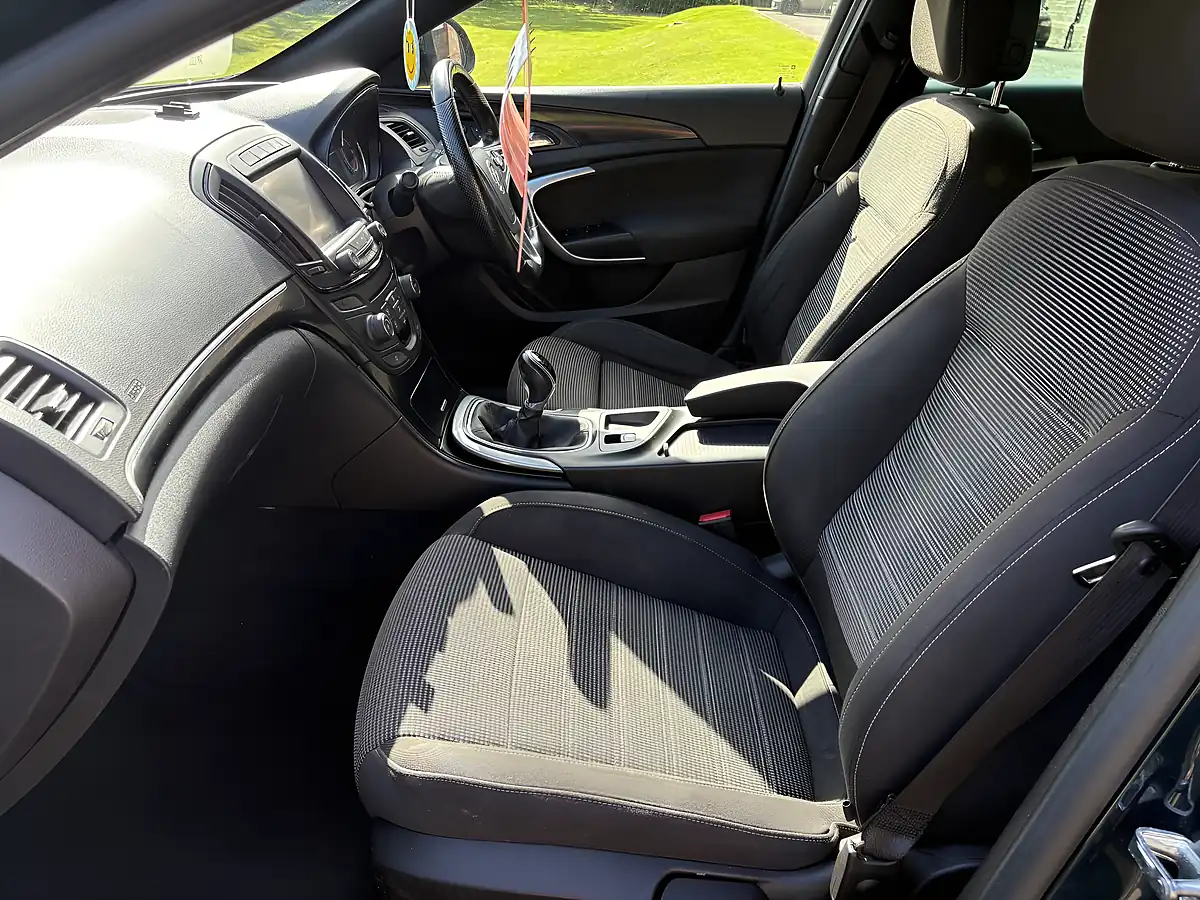 Used 2015 Vauxhall Insignia Sri-Vx Line Emerald Green - Interior and Exterior details 15