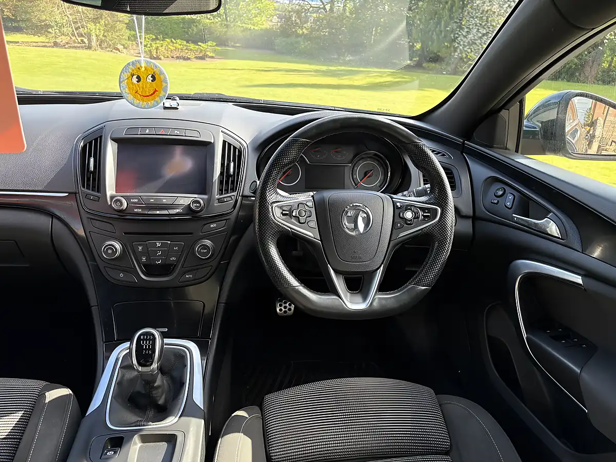 Used 2015 Vauxhall Insignia Sri-Vx Line Emerald Green - Interior and Exterior details 16