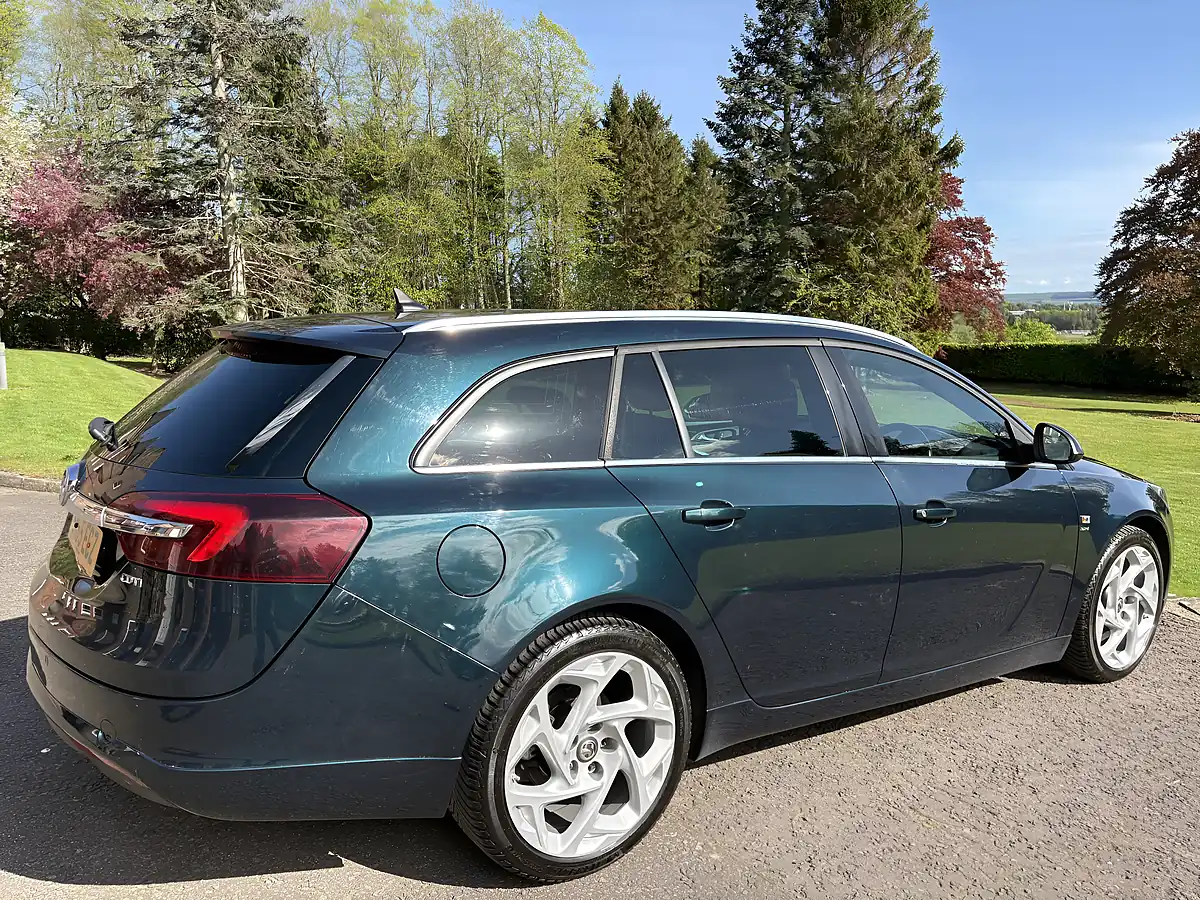 Used 2015 Vauxhall Insignia Sri-Vx Line Emerald Green - Interior and Exterior details 4