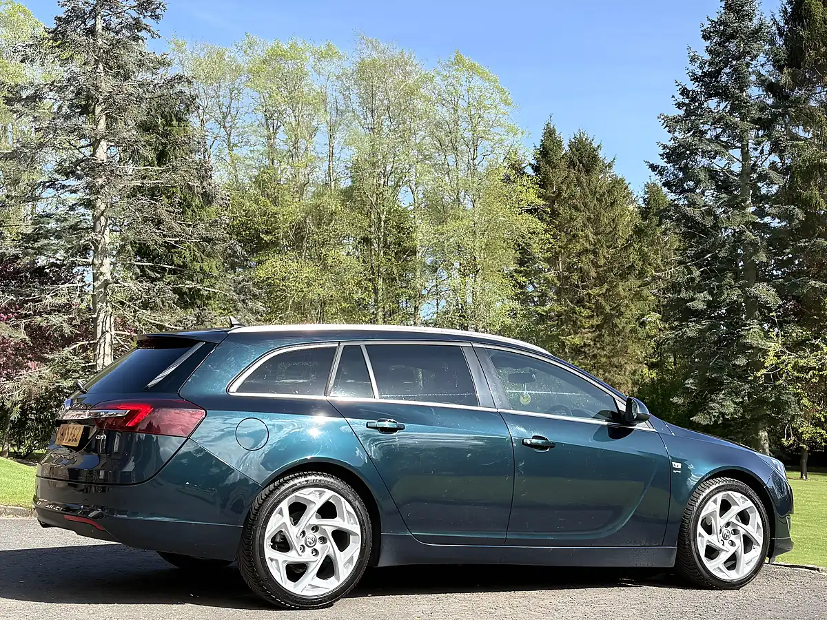 Used 2015 Vauxhall Insignia Sri-Vx Line Emerald Green - Interior and Exterior details 5