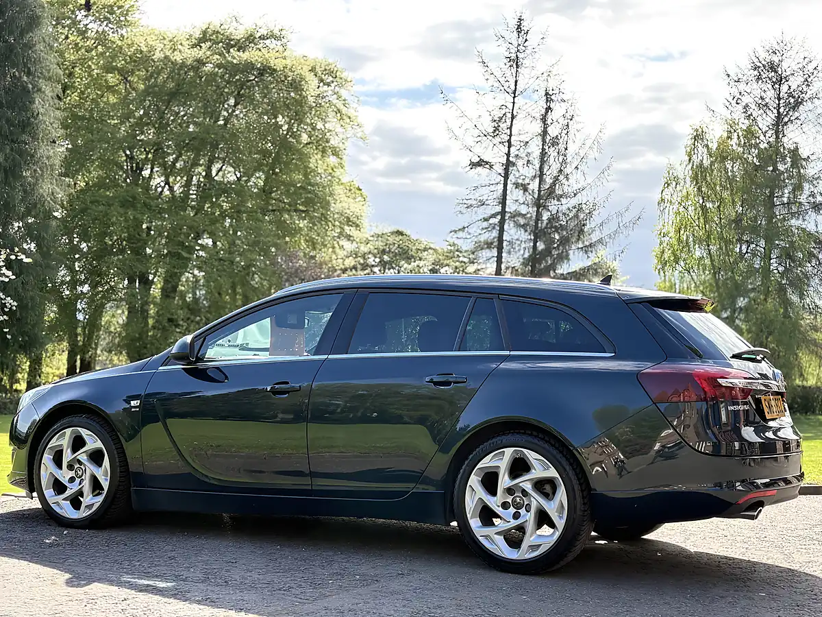 Used 2015 Vauxhall Insignia Sri-Vx Line Emerald Green - Interior and Exterior details 6