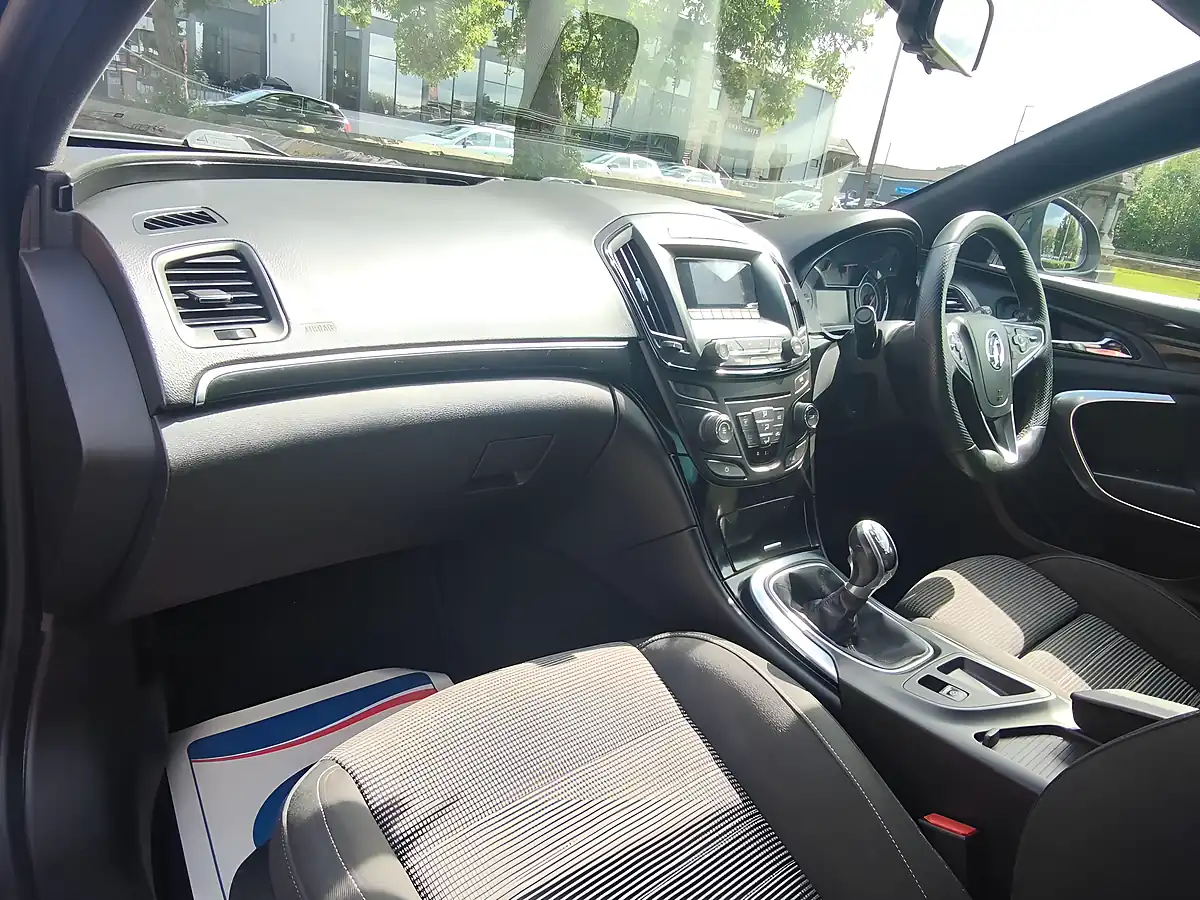Used 2015 Vauxhall Insignia Sri Vx Line Green - Interior and Exterior details 10