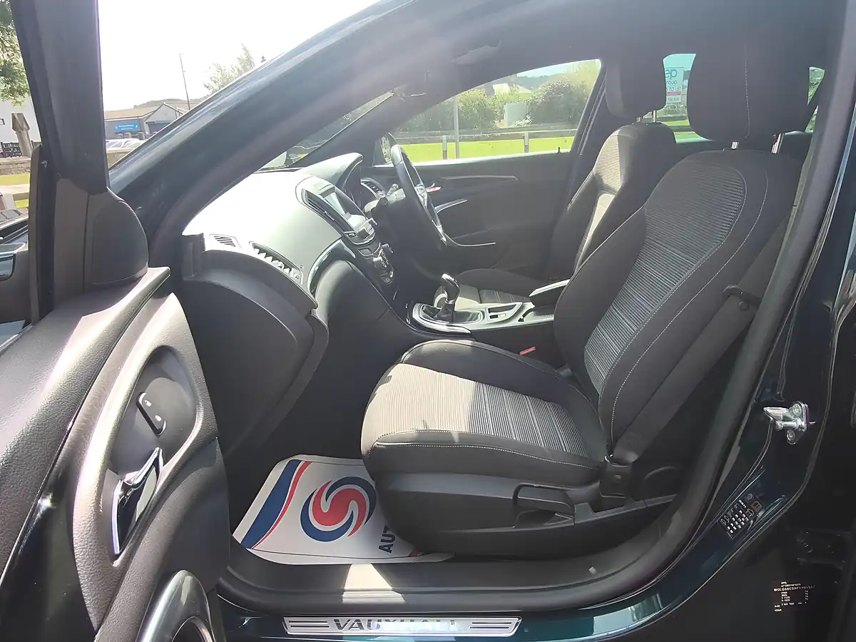 Used 2015 Vauxhall Insignia Sri Vx Line Green - Interior and Exterior details 12