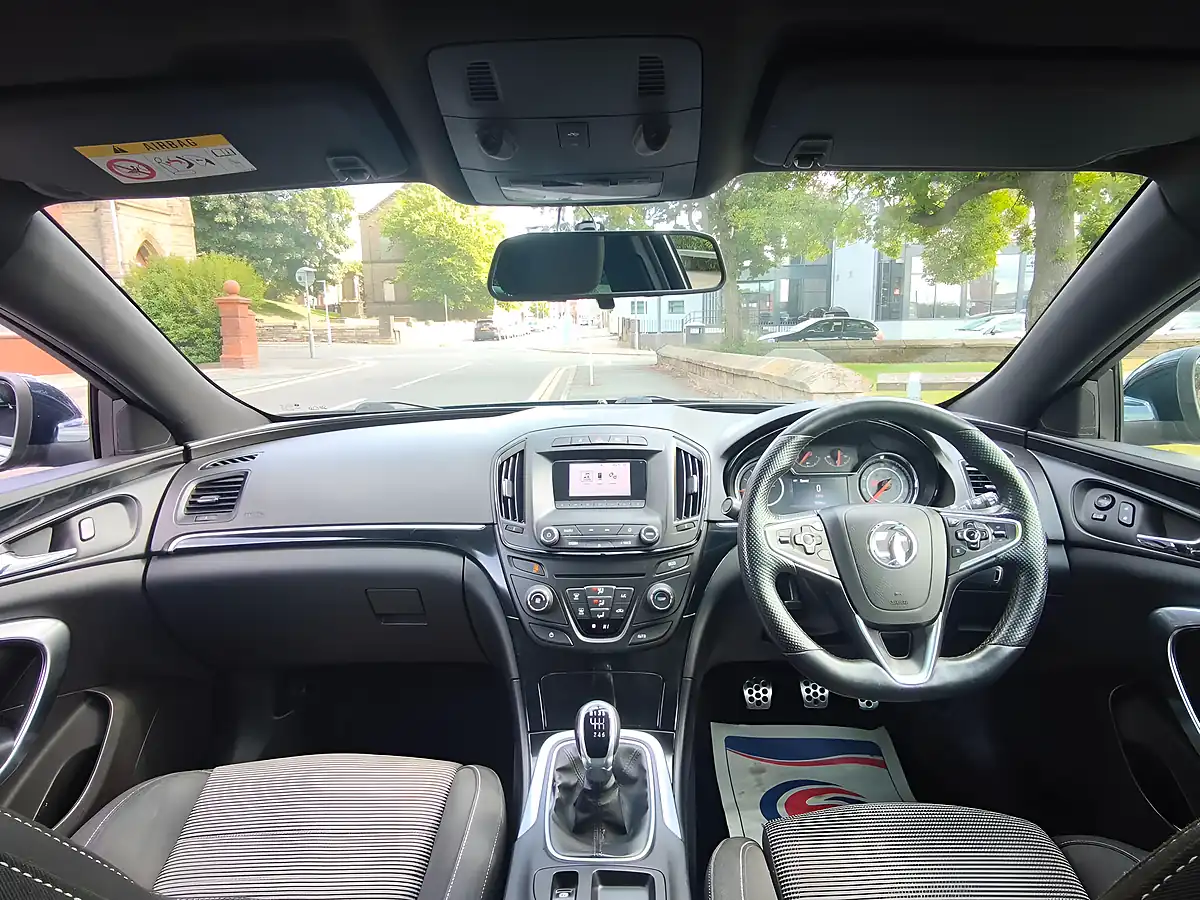 Used 2015 Vauxhall Insignia Sri Vx Line Green - Interior and Exterior details 14
