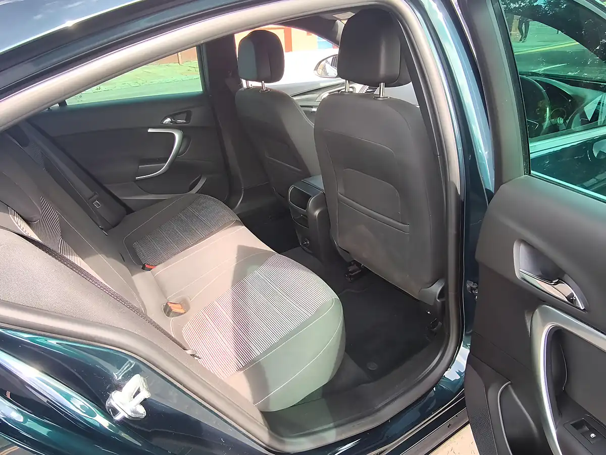 Used 2015 Vauxhall Insignia Sri Vx Line Green - Interior and Exterior details 19
