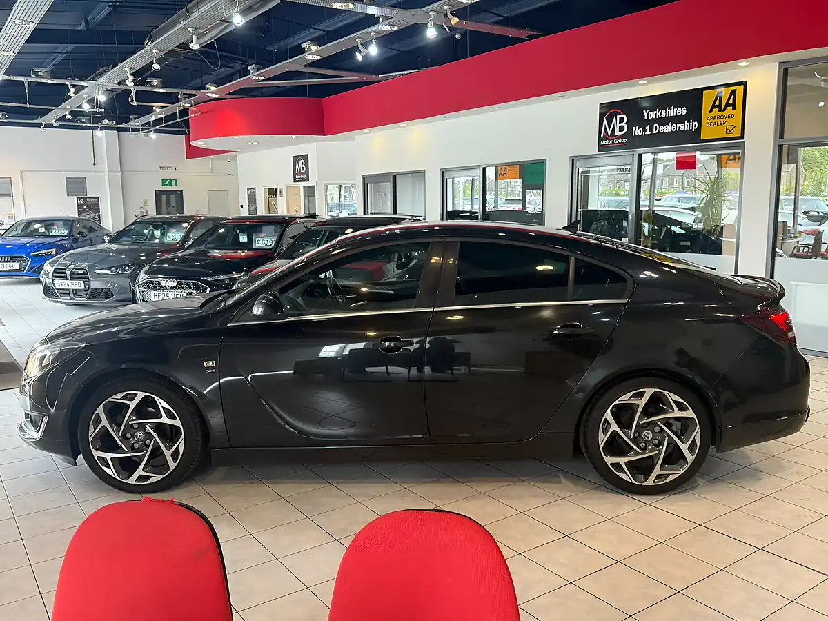 Used 2015 Vauxhall Insignia Sri Vx Line Nav Black - Interior and Exterior details 5
