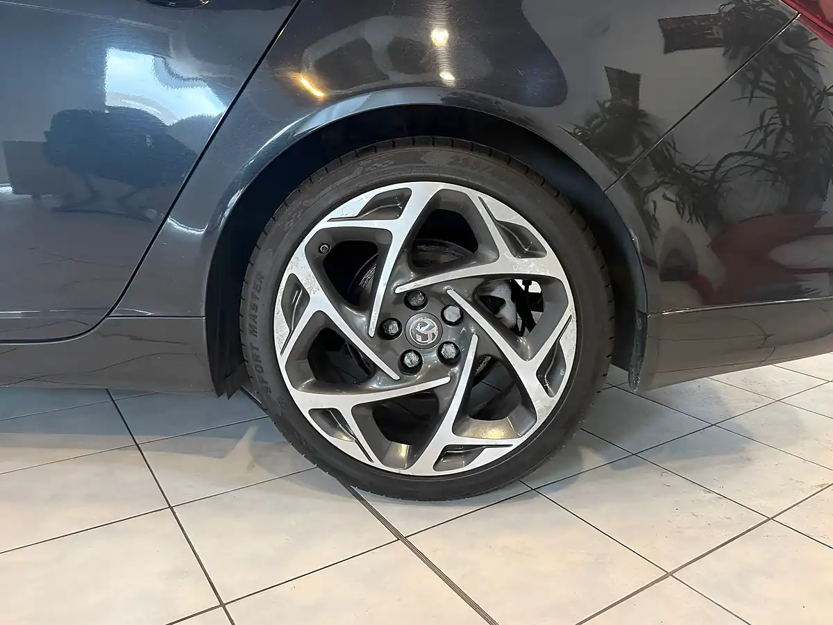 Used 2015 Vauxhall Insignia Sri Vx Line Nav Black - Interior and Exterior details 11