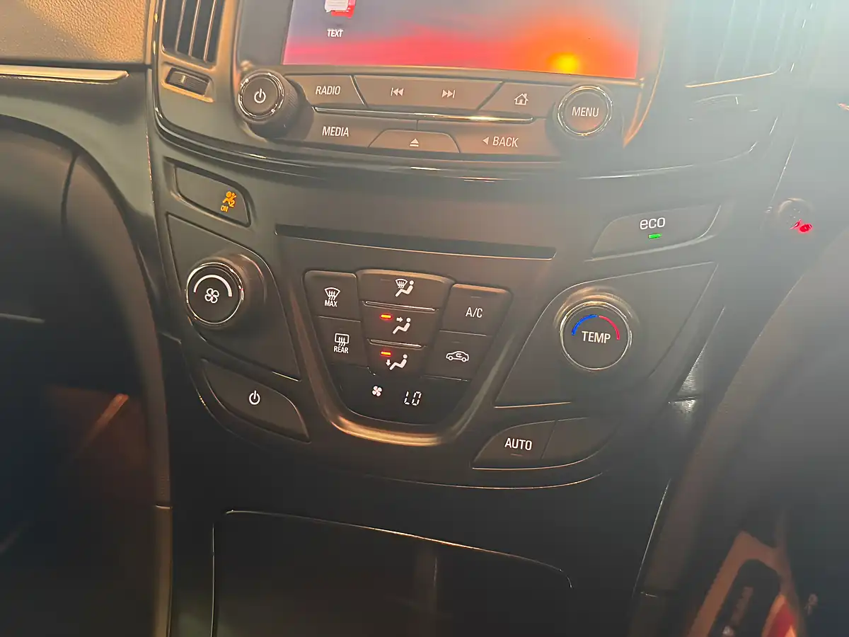 Used 2015 Vauxhall Insignia Sri Vx Line Nav Black - Interior and Exterior details 6