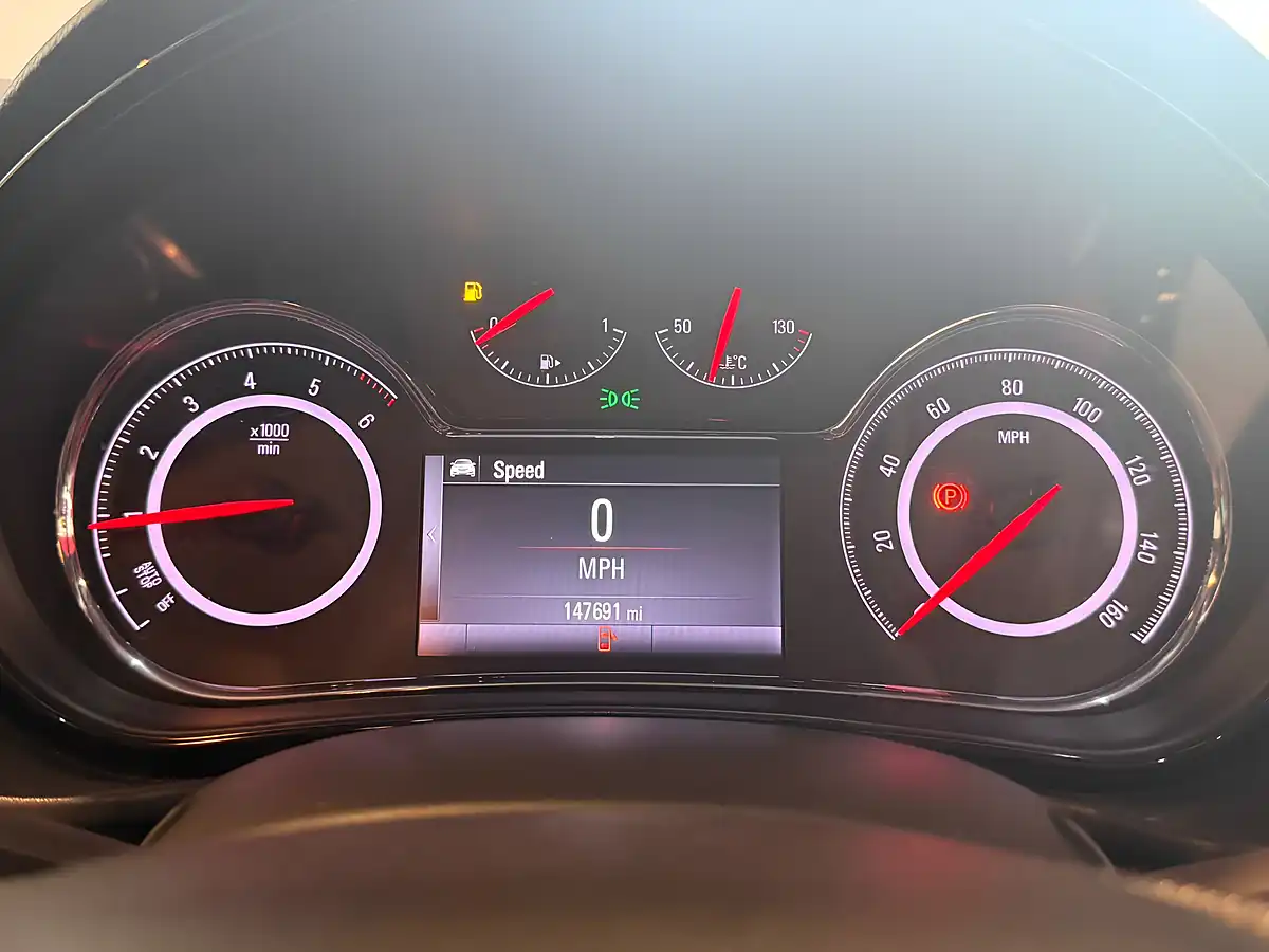 Used 2015 Vauxhall Insignia Sri Vx Line Nav Black - Interior and Exterior details 7