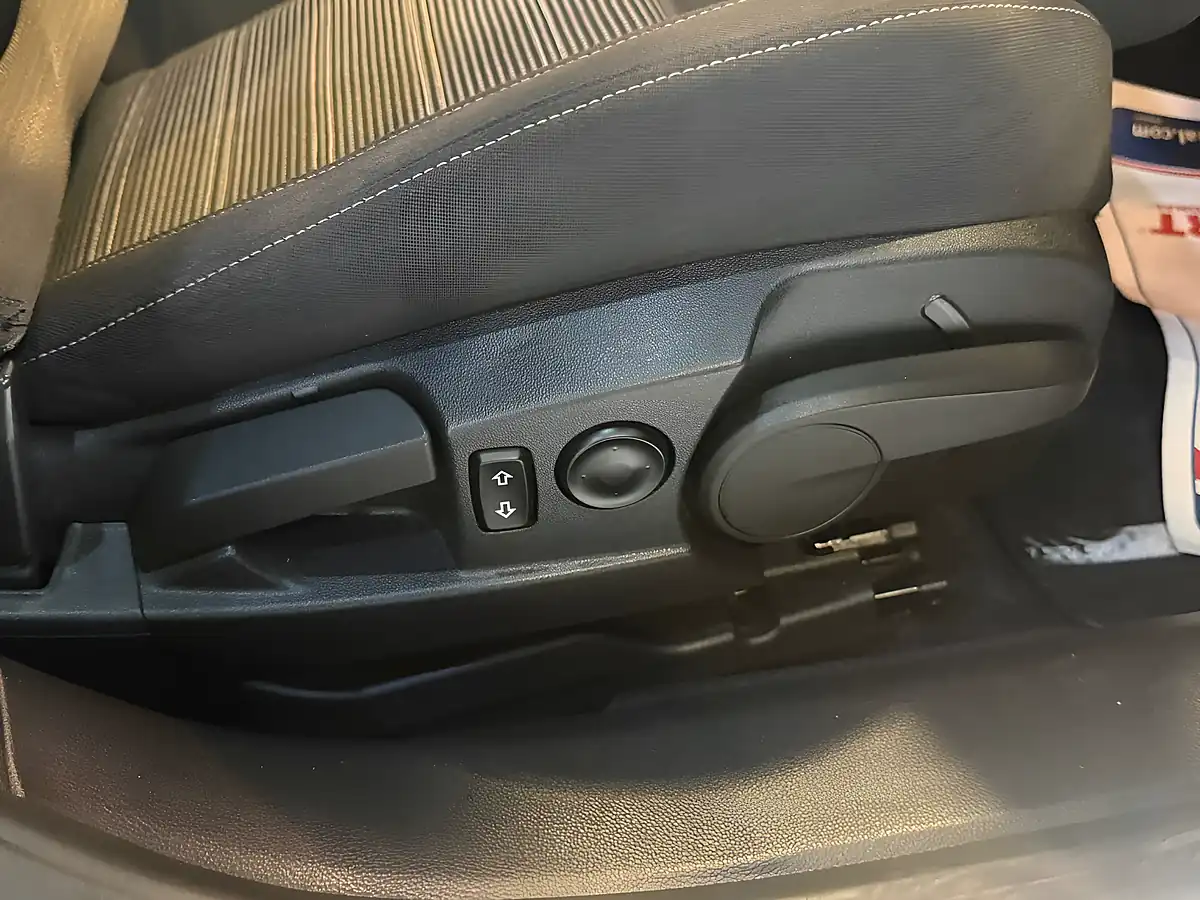 Used 2015 Vauxhall Insignia Sri Vx Line Nav Black - Interior and Exterior details 8
