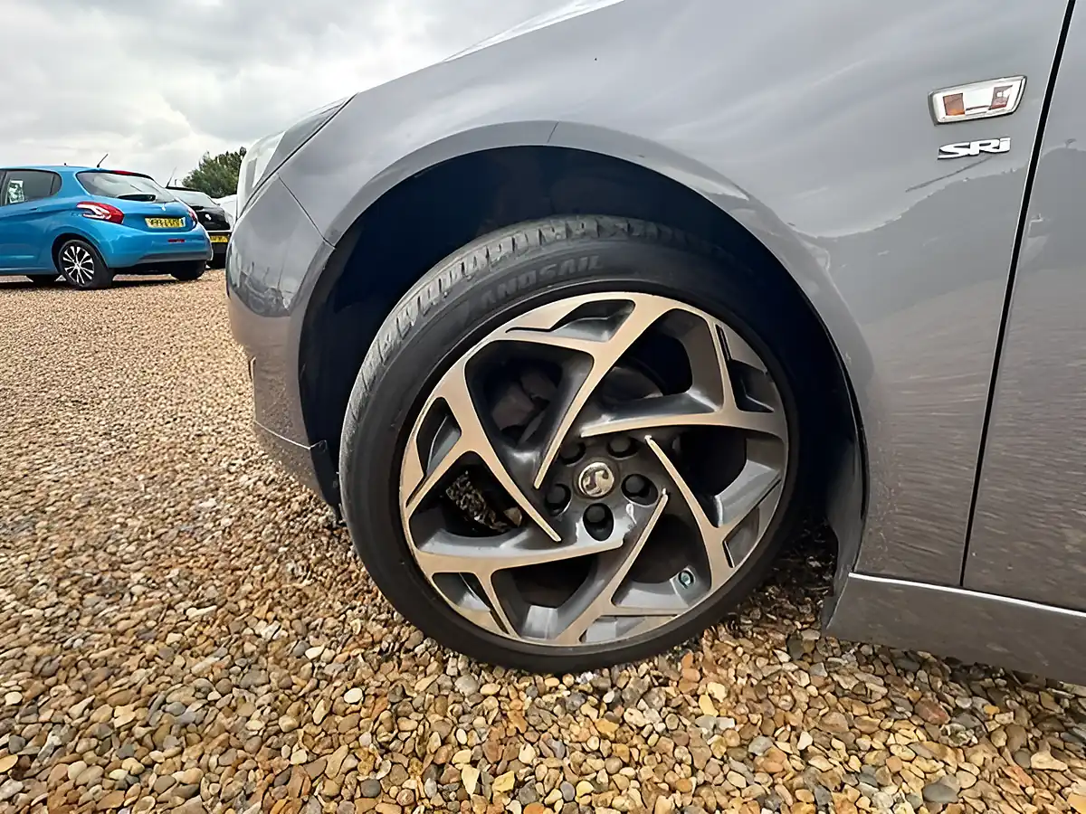 Used 2015 Vauxhall Insignia Sri Vx Line Nav Grey - Interior and Exterior details 18