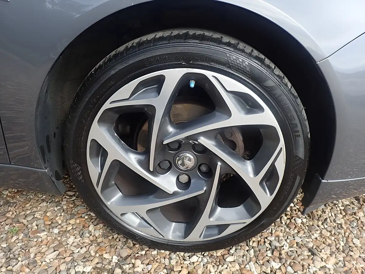 Used 2015 Vauxhall Insignia Sri Vx Line Nav Grey - Interior and Exterior details 19