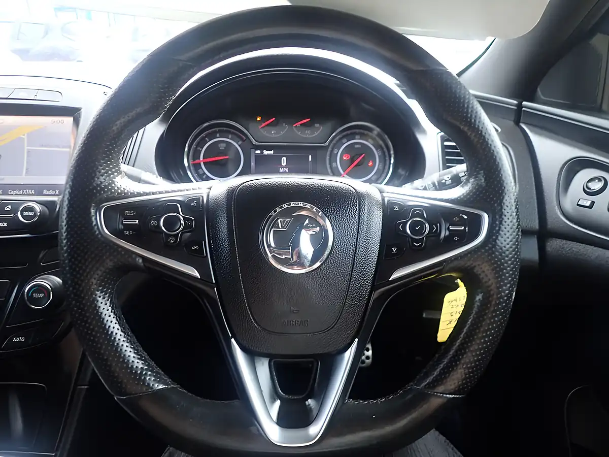 Used 2015 Vauxhall Insignia Sri Vx Line Nav Grey - Interior and Exterior details 9