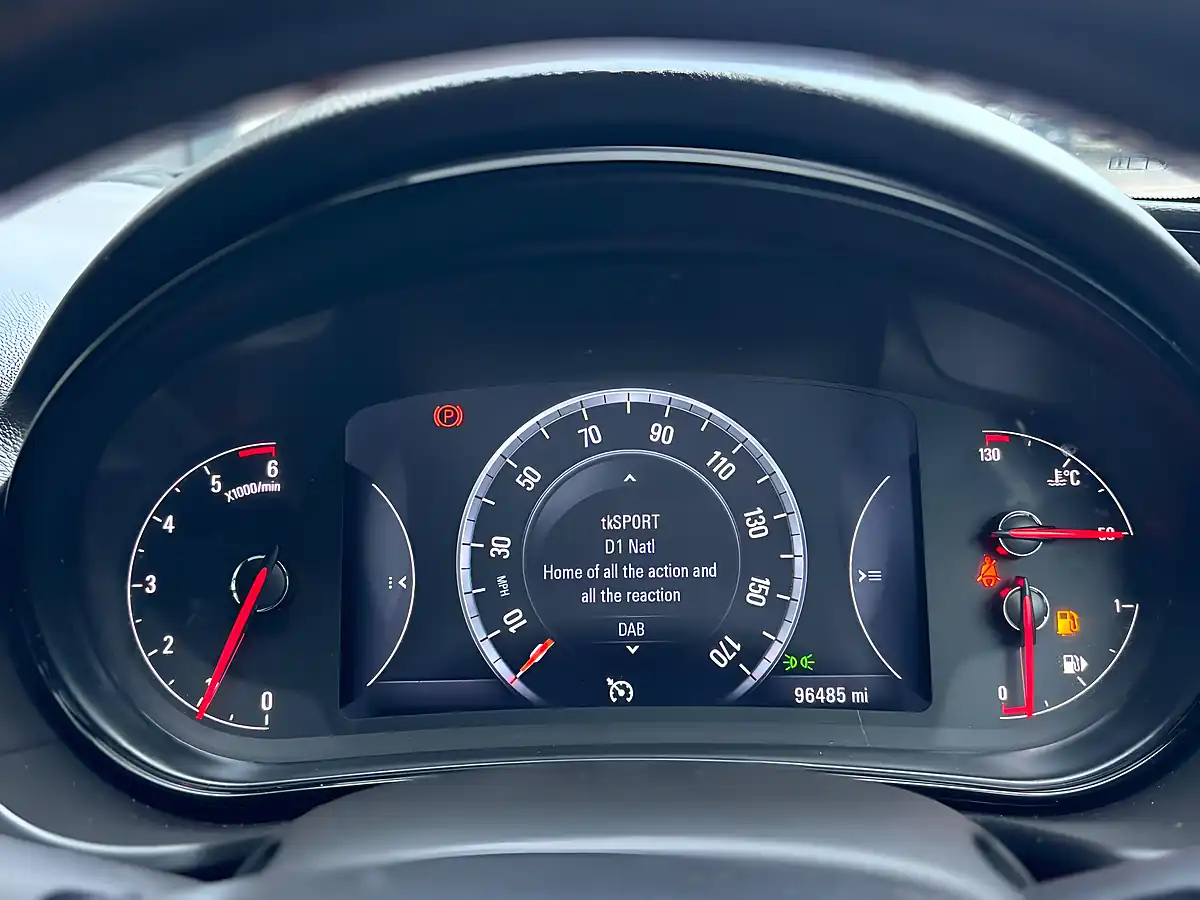 Used 2015 Vauxhall Insignia Sri Vx Line Nav Red - Interior and Exterior details 12