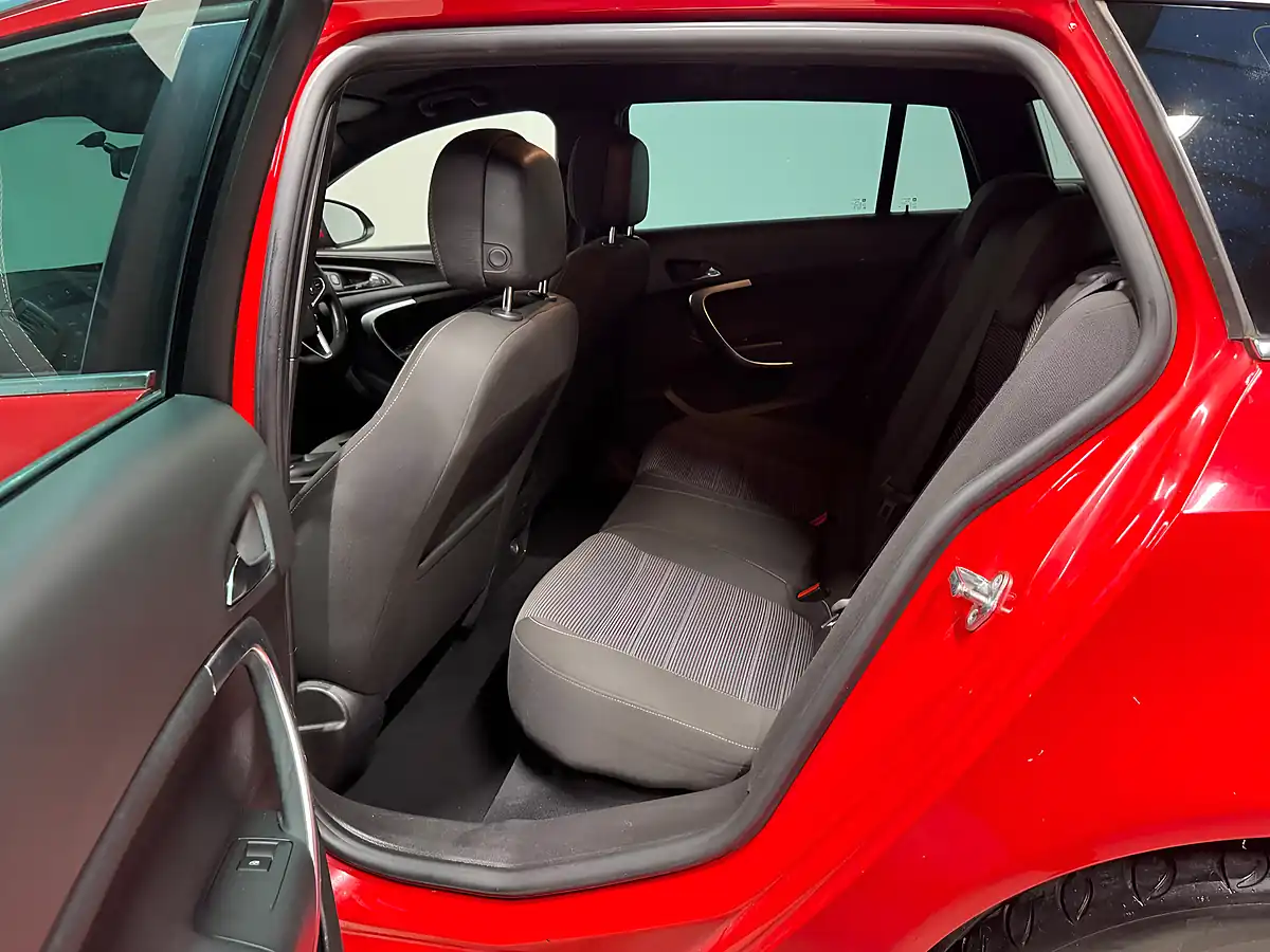 Used 2015 Vauxhall Insignia Sri Vx Line Nav Sports Tourer Red - Interior and Exterior details 10