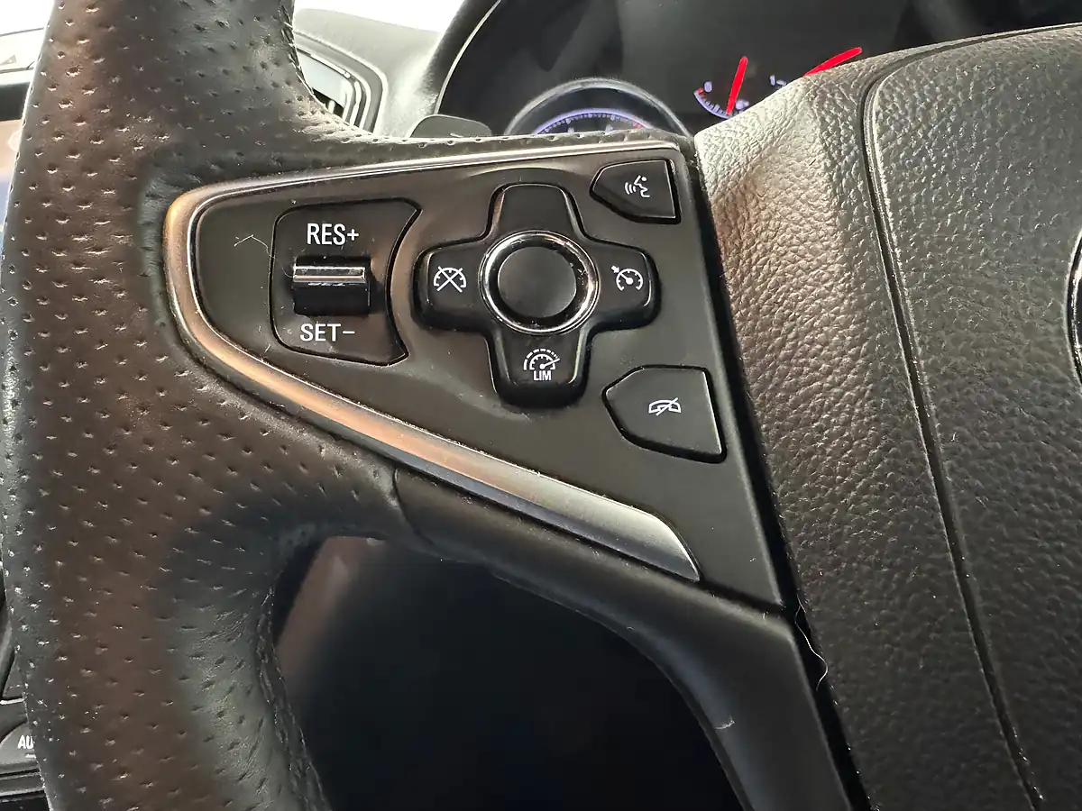 Used 2015 Vauxhall Insignia Sri Vx Line Nav Sports Tourer Red - Interior and Exterior details 17