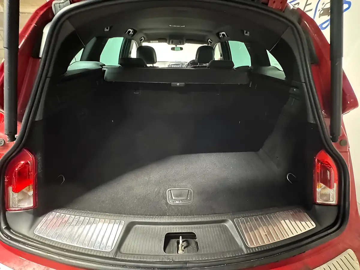 Used 2015 Vauxhall Insignia Sri Vx Line Nav Sports Tourer Red - Interior and Exterior details 18