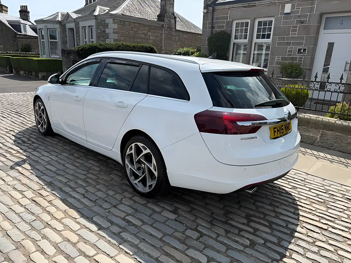 Used 2015 Vauxhall Insignia Sri Vx Line Nav White - Interior and Exterior details 6