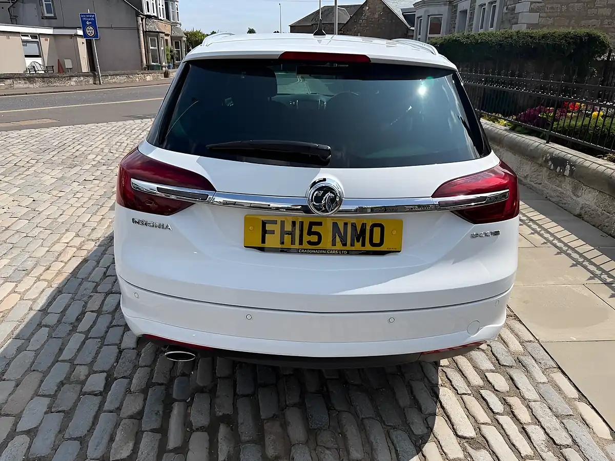 Used 2015 Vauxhall Insignia Sri Vx Line Nav White - Interior and Exterior details 9