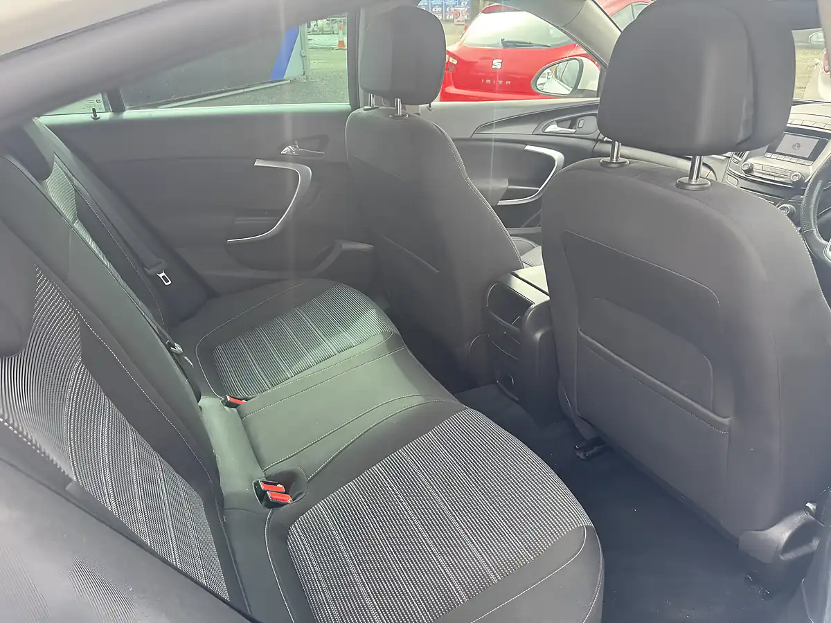 Used 2015 Vauxhall Insignia Sri White - Interior and Exterior details 8