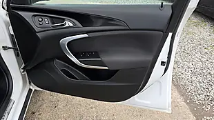 Used 2015 Vauxhall Insignia Sri White - Interior and Exterior details 14