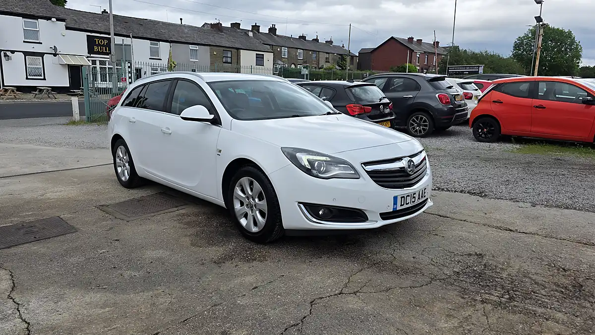 Used 2015 Vauxhall Insignia Sri White - Interior and Exterior details 2