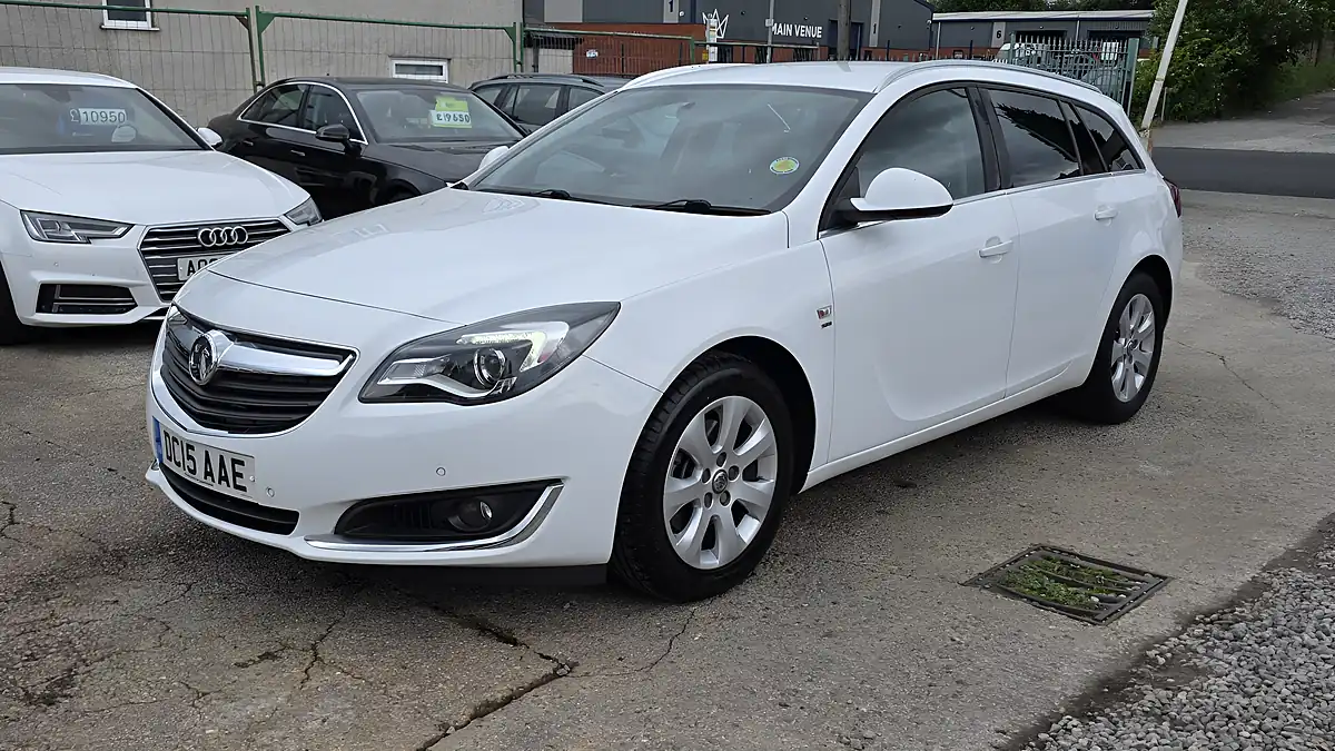 Used 2015 Vauxhall Insignia Sri White - Interior and Exterior details 3