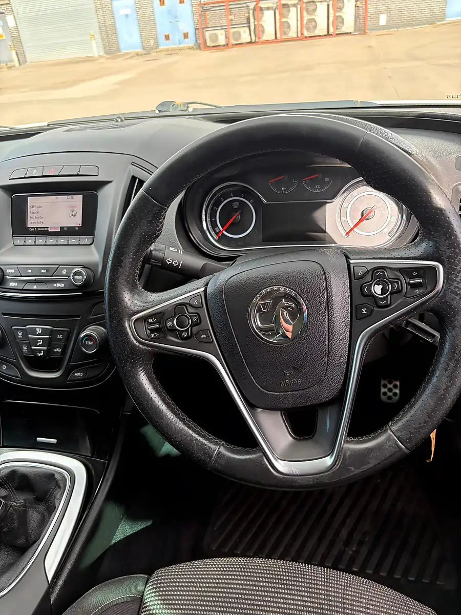 Used 2015 Vauxhall Insignia Sri White - Interior and Exterior details 13