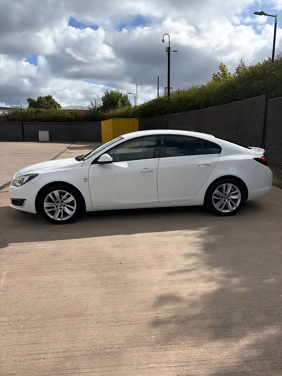 Used 2015 Vauxhall Insignia Sri White - Interior and Exterior details 2