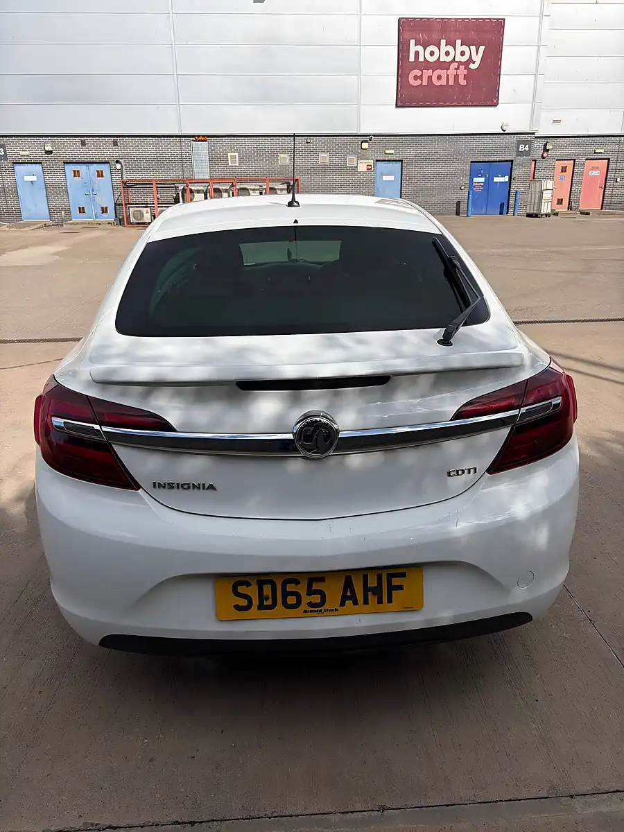 Used 2015 Vauxhall Insignia Sri White - Interior and Exterior details 4