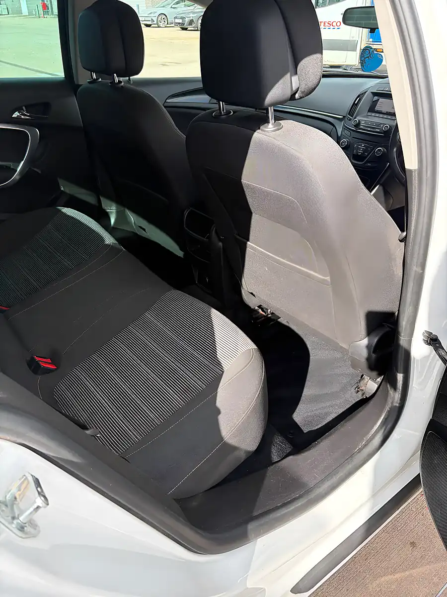 Used 2015 Vauxhall Insignia Sri White - Interior and Exterior details 8