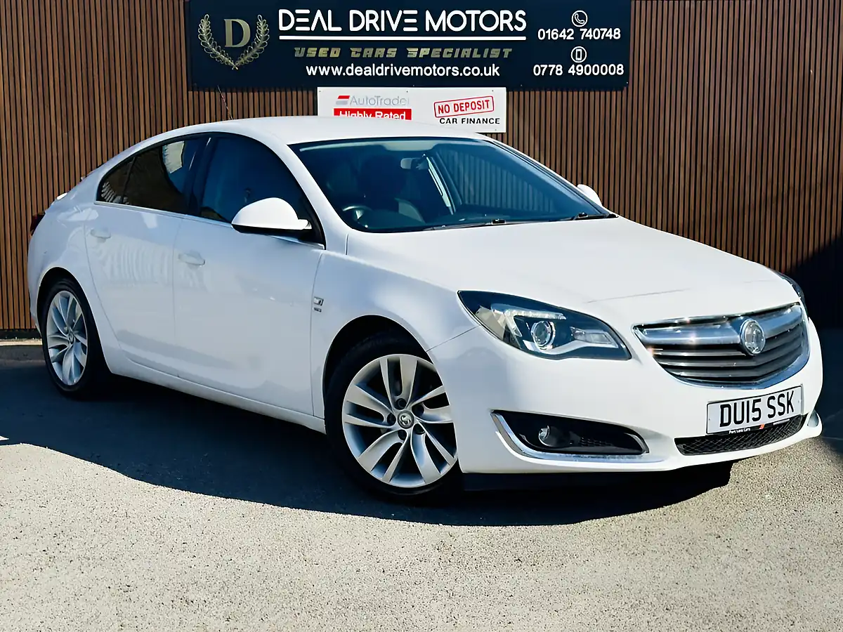 Used 2015 Vauxhall Insignia Sri White - Front View