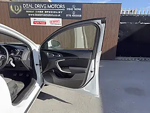 Used 2015 Vauxhall Insignia Sri White - Interior and Exterior details 10